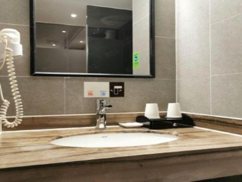 T Social Hotel Guangzhou Railway Station Branch Extérieur photo